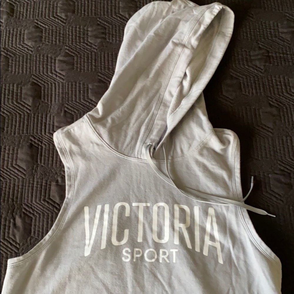 Victoria Sport gym cover up